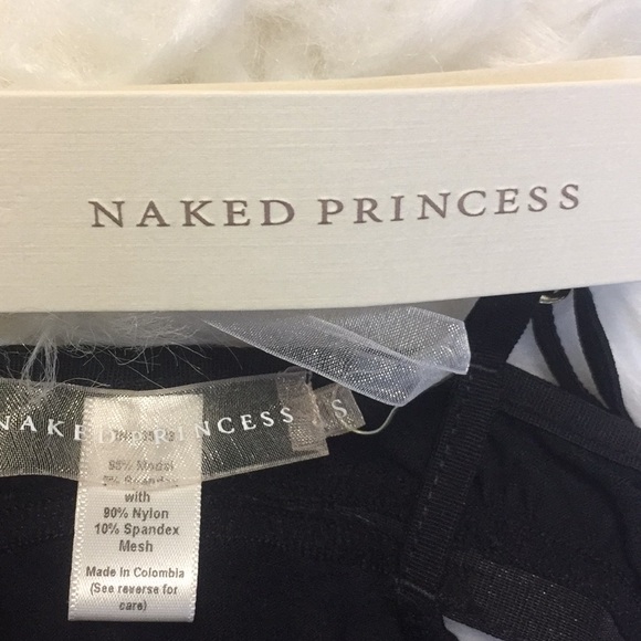 Naked princess Camilla body suit WILLING TO TRADE - Picture 6 of 7